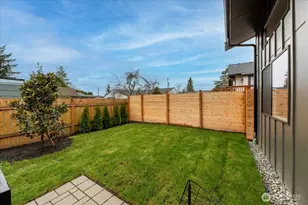 11740 Phinney Ave N, Seattle, WA 98133 - Photo 25