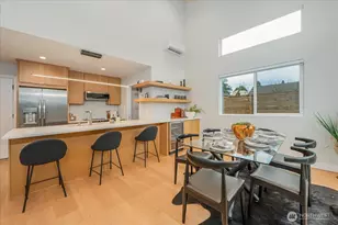 11740 Phinney Ave N, Seattle, WA 98133 - Photo 3