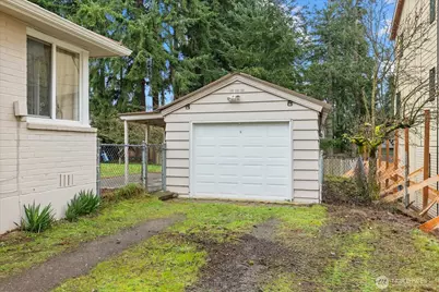 1011 NE 180th Street, Shoreline, WA 98155 - Photo 29