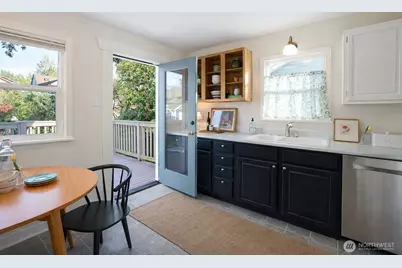 5624 7th Avenue NW, Seattle, WA 98107 - Photo 7