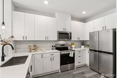 16111 36th Avenue W #J3, Lynnwood, WA 98087 - Photo 9