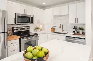 3661 Phinney Ave N, Seattle, WA 98103 - Photo 13