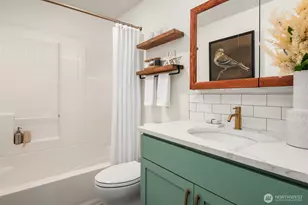 3661 Phinney Ave N, Seattle, WA 98103 - Photo 19