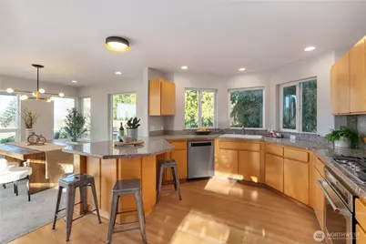 1033 W Mukilteo Boulevard, Everett, WA 98203 - Photo 13