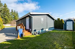 225 NE Ernst St, Oak Harbor, WA 98277 - Photo 21