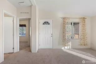 225 NE Ernst St, Oak Harbor, WA 98277 - Photo 3