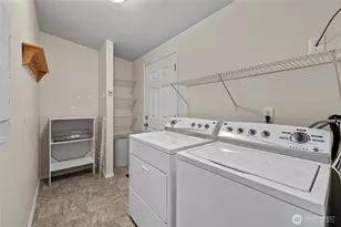 225 NE Ernst St, Oak Harbor, WA 98277 - Photo 13