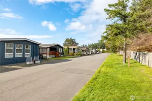 225 NE Ernst St, Oak Harbor, WA 98277 - Photo 25