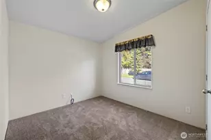 225 NE Ernst St, Oak Harbor, WA 98277 - Photo 15