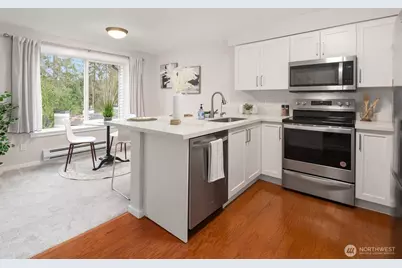 11215 NE 128th Street #L302, Kirkland, WA 98034 - Photo 13