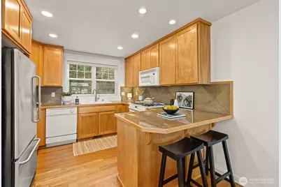 3040 Humes Place W, Seattle, WA 98119 - Photo 11