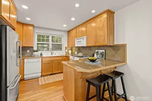 3040 Humes Pl W, Seattle, WA 98119 - Photo 11