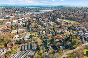 3040 Humes Pl W, Seattle, WA 98119 - Photo 35