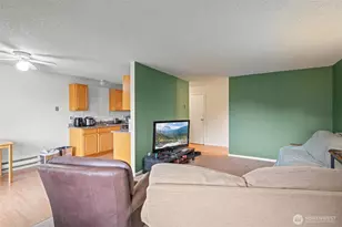 13215 35th Ave NE, Seattle, WA 98125 - Photo 3