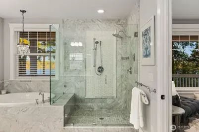 8411 NE 110th Place, Kirkland, WA 98034 - Photo 23