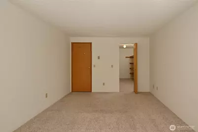 10501 8th Avenue NE #417, Seattle, WA 98125 - Photo 17