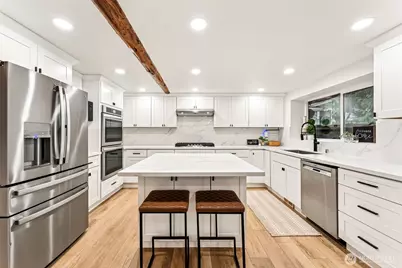 6358 S Island Drive E, Bonney Lake, WA 98391 - Photo 9