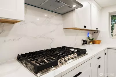 6358 S Island Drive E, Bonney Lake, WA 98391 - Photo 11