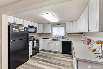 525 138th Street E, Tacoma, WA 98445 - Photo 17