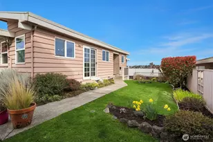 2530 26th Ave W, Seattle, WA 98199 - Photo 3