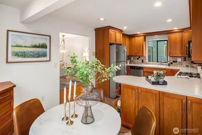 343 N 74th Street, Seattle, WA 98103 - Photo 11