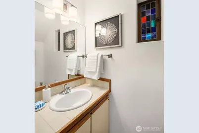 343 N 74th Street, Seattle, WA 98103 - Photo 13