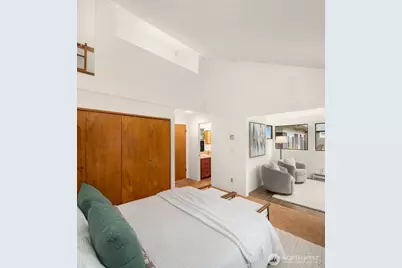 343 N 74th Street, Seattle, WA 98103 - Photo 17