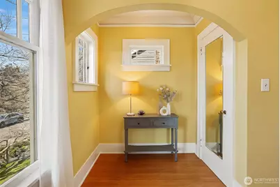 7026 5th Avenue NW, Seattle, WA 98117 - Photo 3