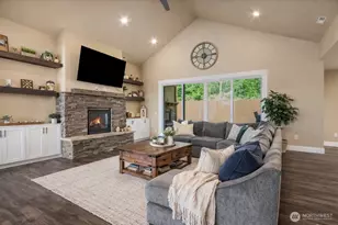 167 Mountain Crest Ln, Eatonville, WA 98328 - Photo 5