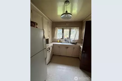 1603 Lakeview Boulevard E, Seattle, WA 98102 - Photo 7