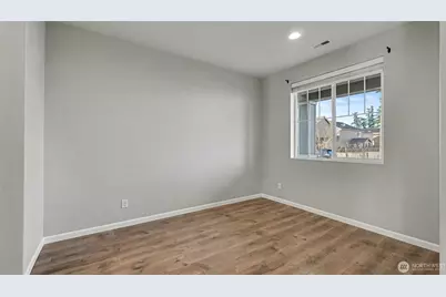 864 Sigrist Drive E, Enumclaw, WA 98022 - Photo 13