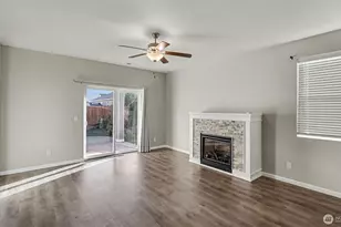 864 Sigrist Dr E, Enumclaw, WA 98022 - Photo 5