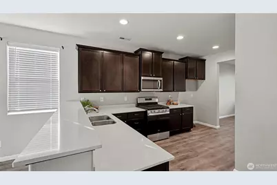 864 Sigrist Drive E, Enumclaw, WA 98022 - Photo 9