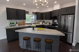 7500 NE Harbor View Dr, Poulsbo, WA 98370 - Photo 9