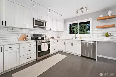 4570 36th Avenue W, Seattle, WA 98199 - Photo 9