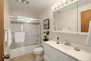 17814 NE 8th Pl, Bellevue, WA 98008 - Photo 19