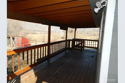 2127 Sinlahekin Road, Loomis, WA 98827 - Photo 9
