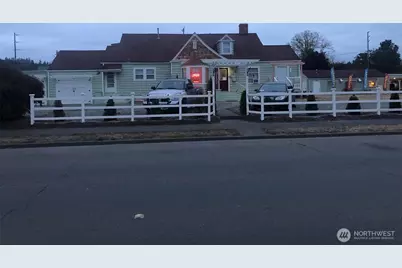 208 E Main Street, Elma, WA 98541 - Photo 1