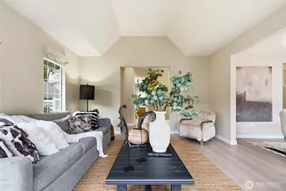 4222 144th Lane SE, Bellevue, WA 98006 - Photo 5