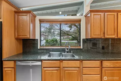 17730 Corliss Avenue N, Shoreline, WA 98133 - Photo 7