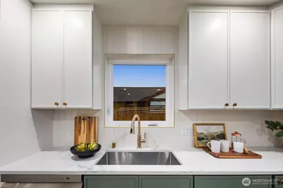 7555 32nd Avenue SW #B, Seattle, WA 98126 - Photo 11