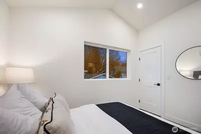 7555 32nd Avenue SW #B, Seattle, WA 98126 - Photo 29