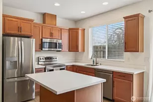 375 S 10th St, Kalama, WA 98625 - Photo 9