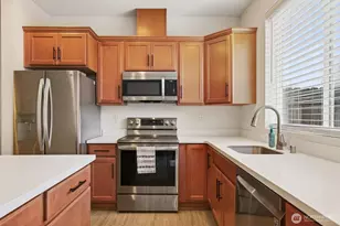 375 S 10th St, Kalama, WA 98625 - Photo 11