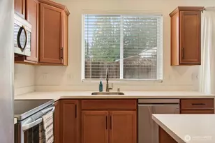 375 S 10th St, Kalama, WA 98625 - Photo 11