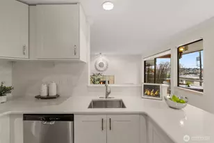 2028 Waverly Pl N, Seattle, WA 98109 - Photo 11