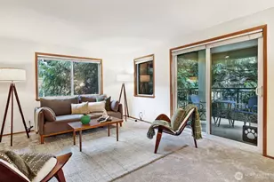 8720 Phinney Ave N, Seattle, WA 98103 - Photo 7