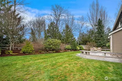 2211 274th Court SE, Sammamish, WA 98075 - Photo 33