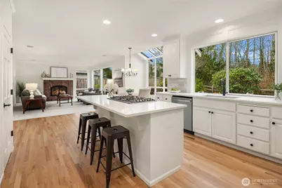 2211 274th Court SE, Sammamish, WA 98075 - Photo 11