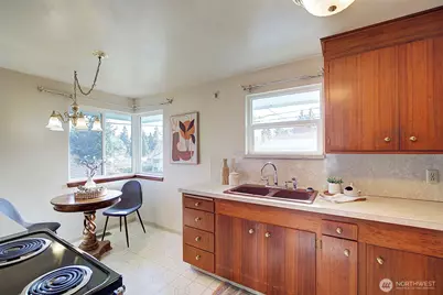 3110 SW 105th Street, Seattle, WA 98146 - Photo 3